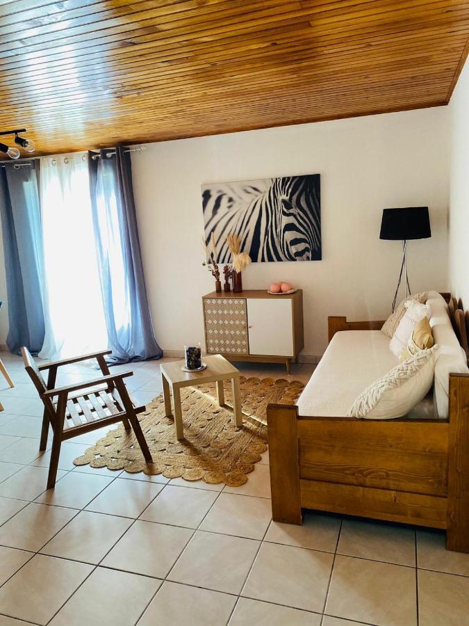Gite E & M Saint-Denis-de-Pile Ngoại thất bức ảnh